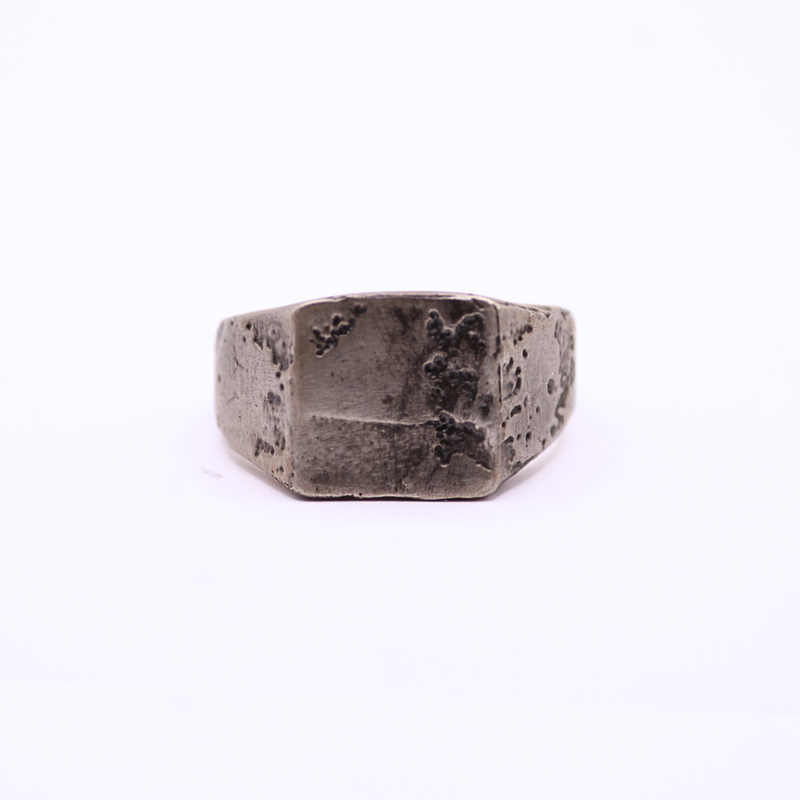 Foulfur anillo grabado